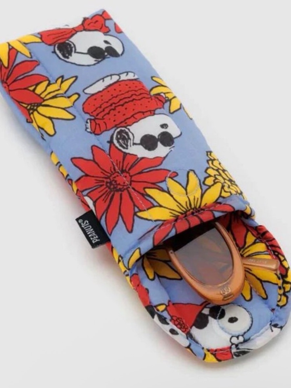 BAGGU x Peanuts EUC Floral Snoopy puffy sunglasses case. - Picture 2 of 4